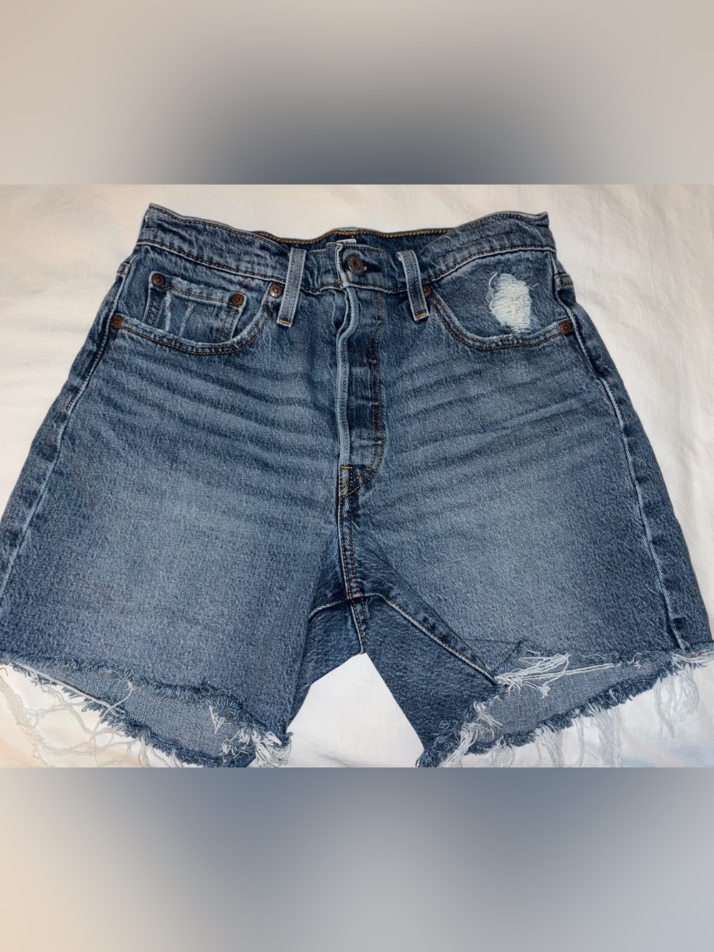Levi’s 501 Mid Thigh Women’s Shorts